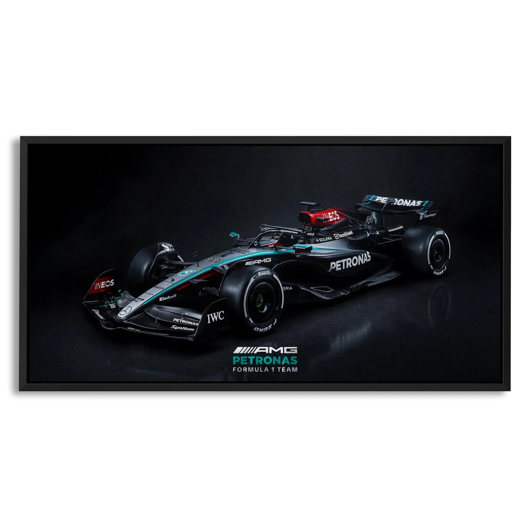 Czarny Mercedes F1 | Obraz, w czarnej ramie, widok z przodu
