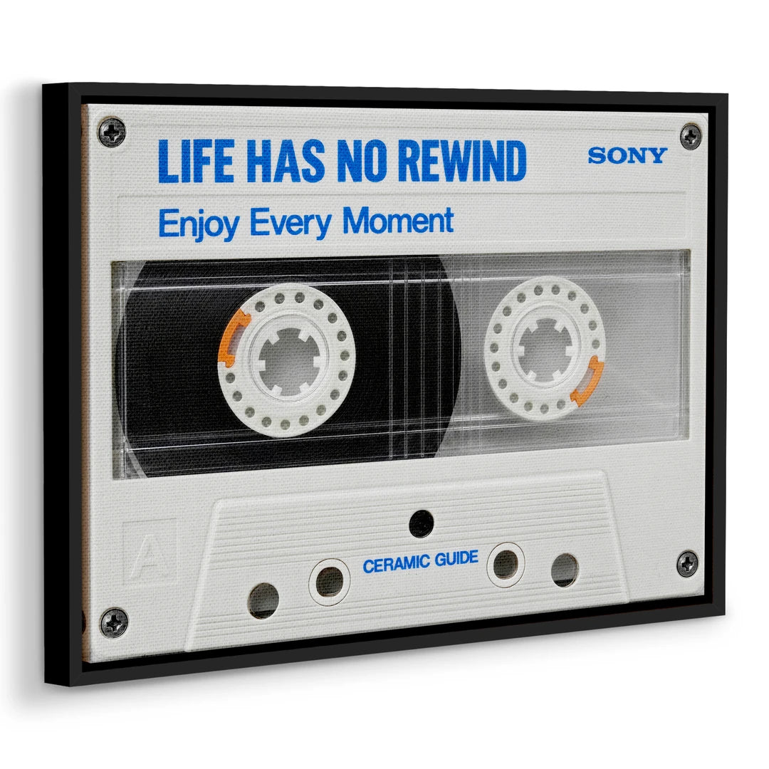 Kaseta Sony Life Has No Rewind | Obraz, w czarnej ramie, pod kątem