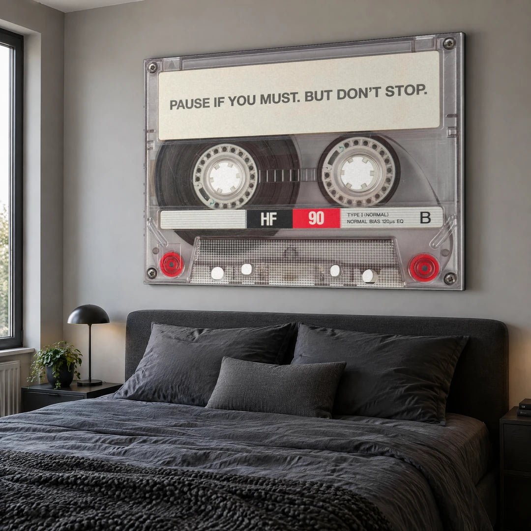 Kaseta Pause If You Must | Plakat, we wnętrzu